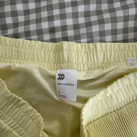 target all in motion shorts - Picture 3 of 4